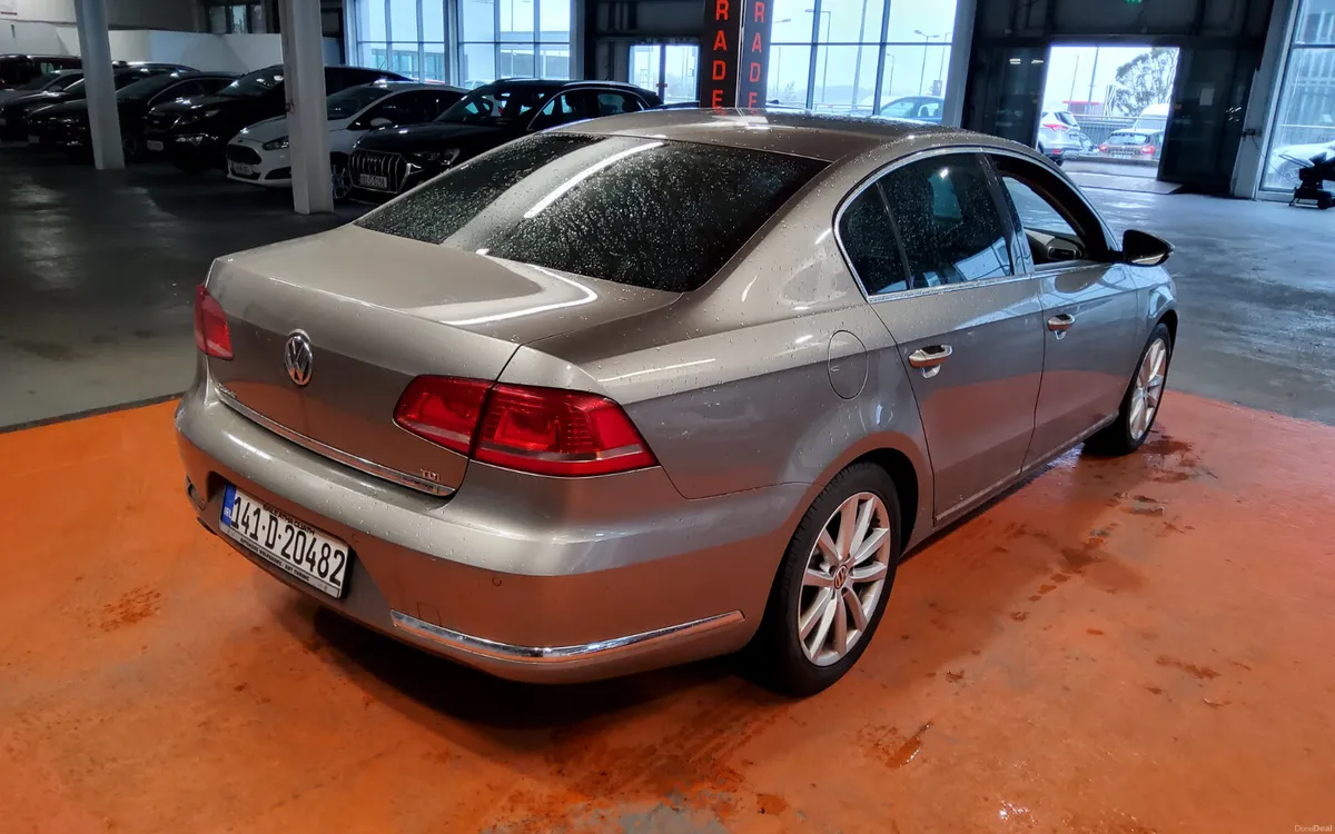 Volkswagen Passat 2014 - Image 4