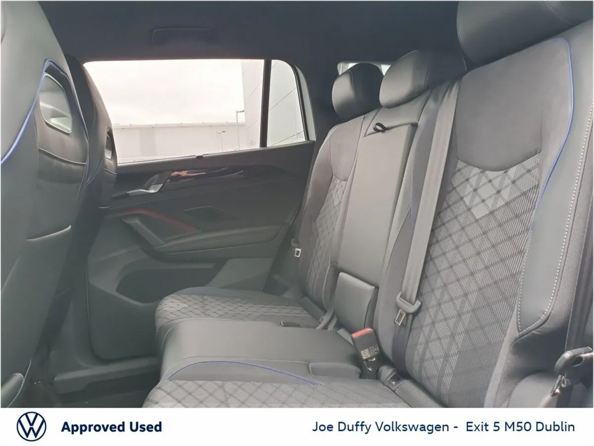 Volkswagen Tayron  R-LINE 1.5TSI PHEV 204HP AUTO - Image 6
