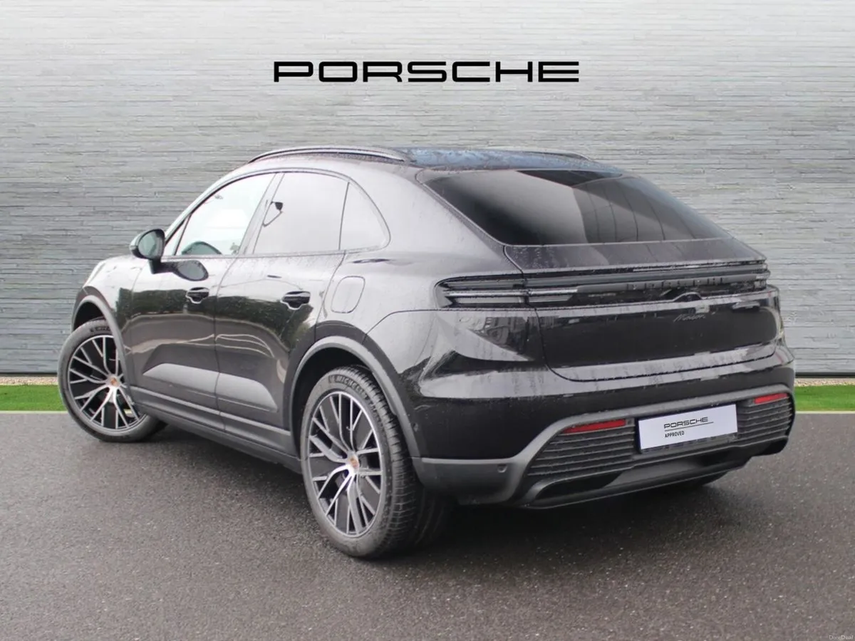 Porsche Macan - Image 3