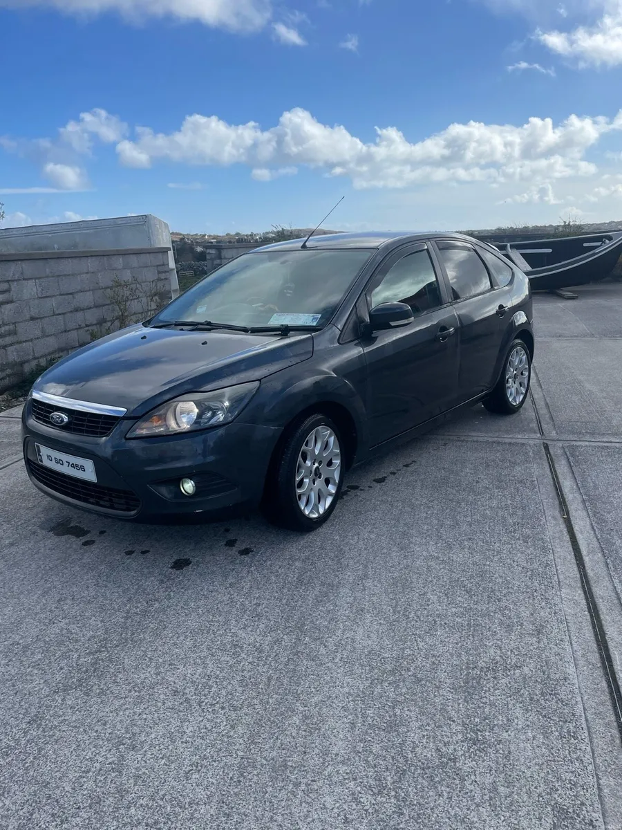 Ford Focus 2010 - Image 2