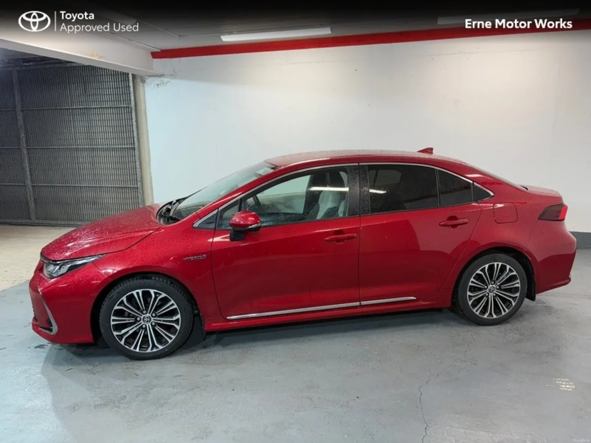 Toyota Corolla COROLLA HYBRID LUNA SPORT*REDUCED B - Image 2