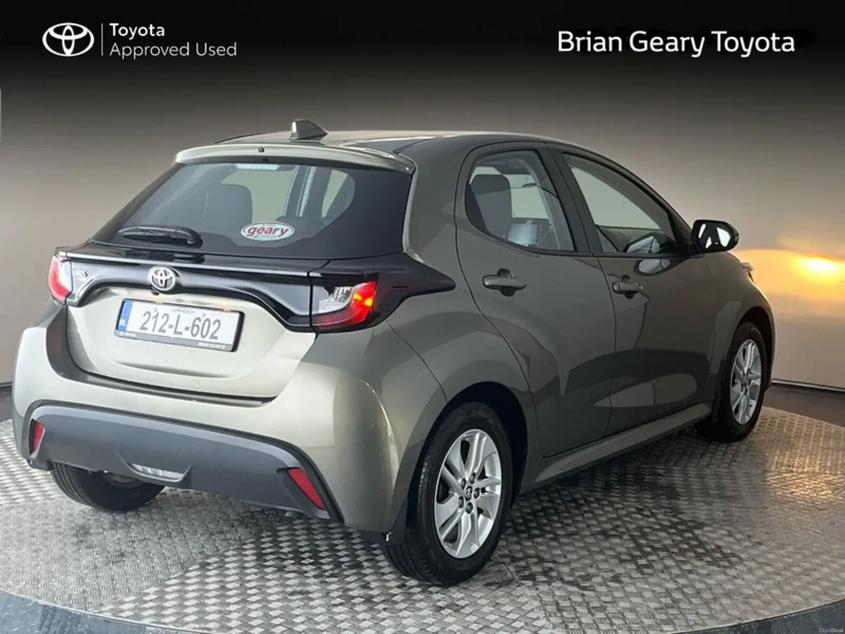 Toyota Yaris 1.0 LUNA 4DR - Image 2