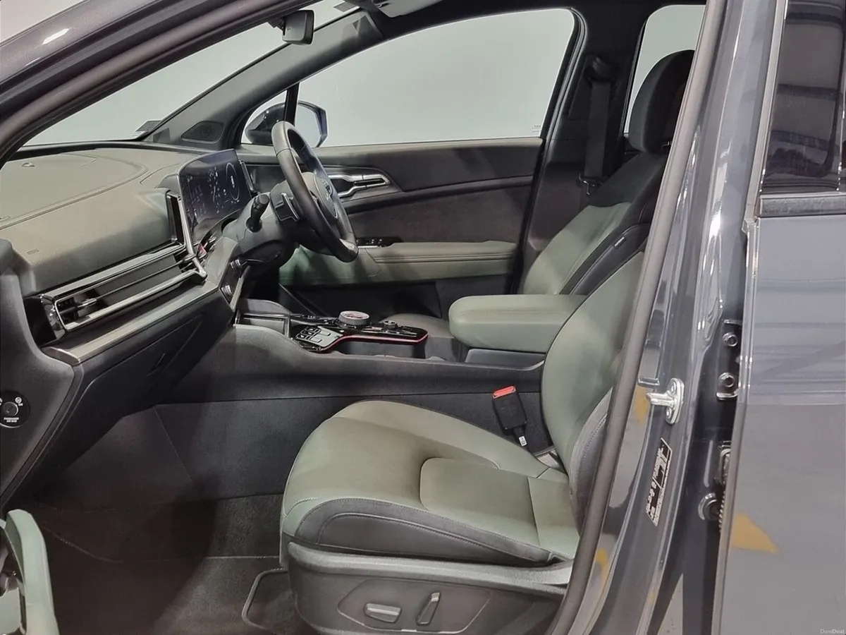 Kia Sportage ** ANNIVERSARY EDITION ** HYBRID ** A - Image 4