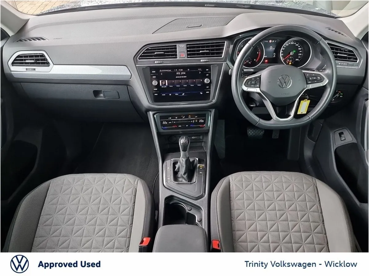 Volkswagen Tiguan ** STUNNING SUV ** DSG AUTOMATIC - Image 2