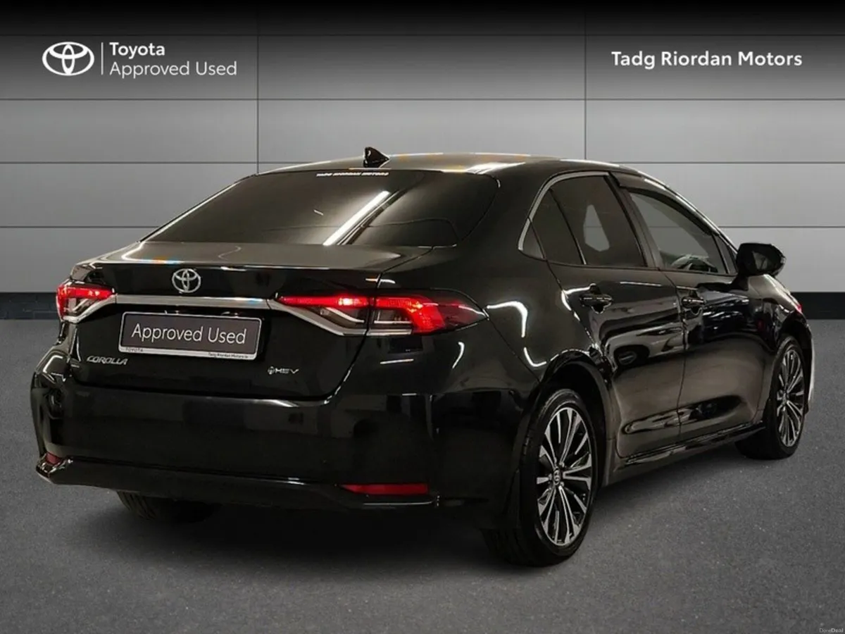 Toyota Corolla SALOON LUNA SPORT - Image 2