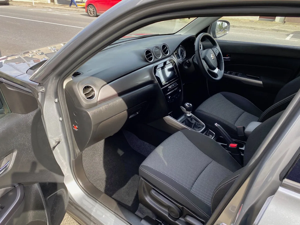 Suzuki Vitara 1.4 B/JET SZ-T 2023 - Image 5