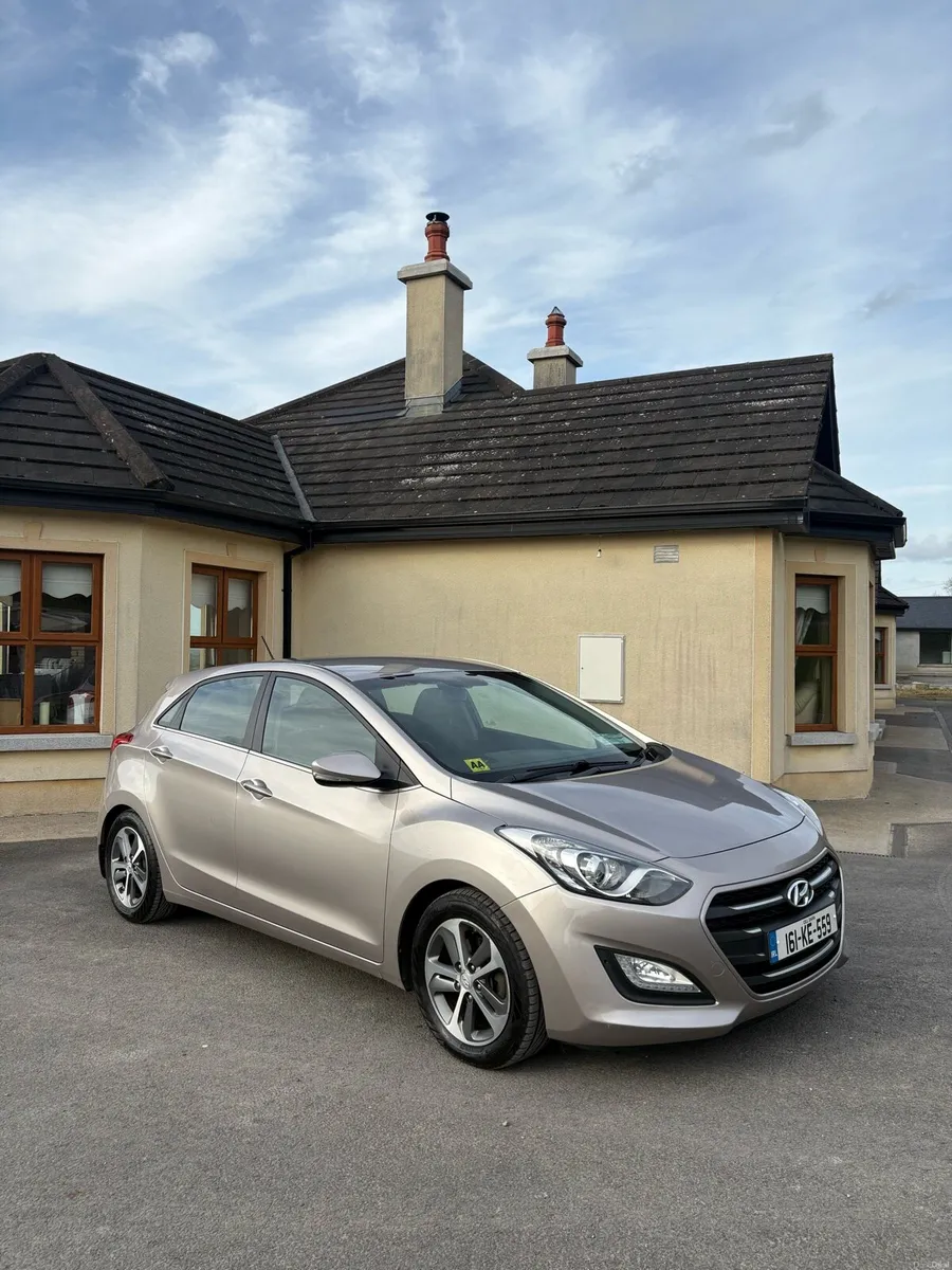 Hyundai i30 (deluxe) - Image 2