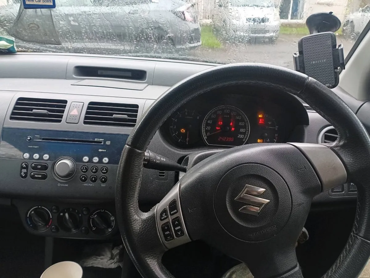 Budget -FRIENDLY 2008 SUZUKI SWIFT - Image 4