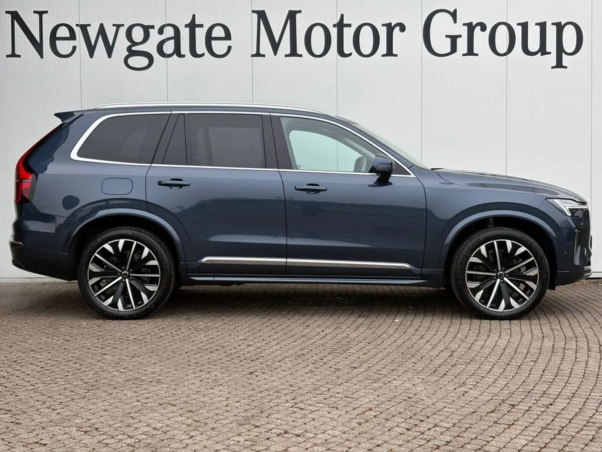 Volvo XC90 T8 ULTRA BRIGHT AWD - Image 4