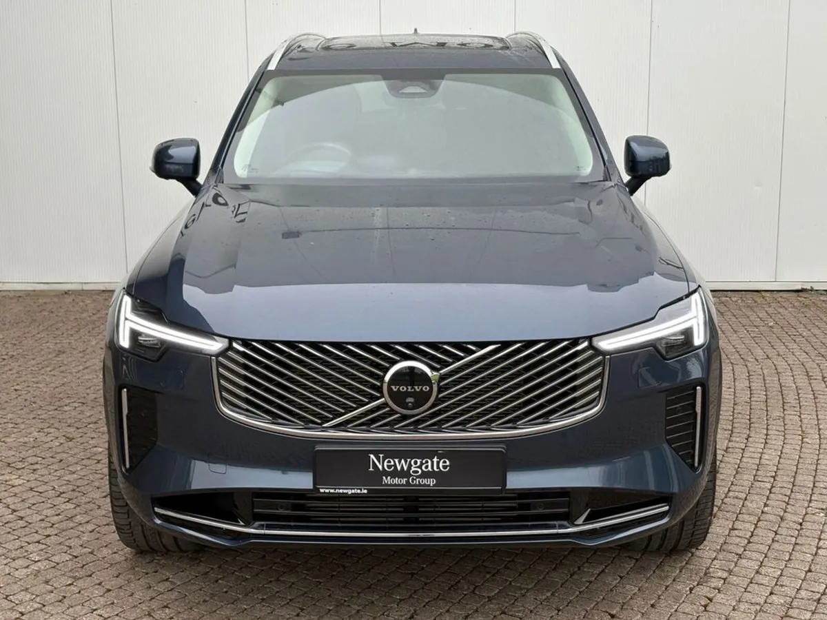Volvo XC90 T8 ULTRA BRIGHT AWD - Image 2