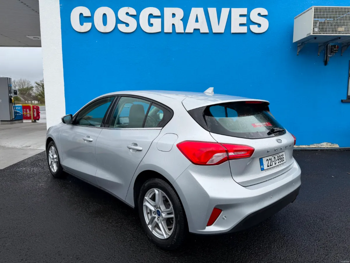 Ford Focus Zetec Edition 1.5TD. 5DR * APPLE CAR PL - Image 4