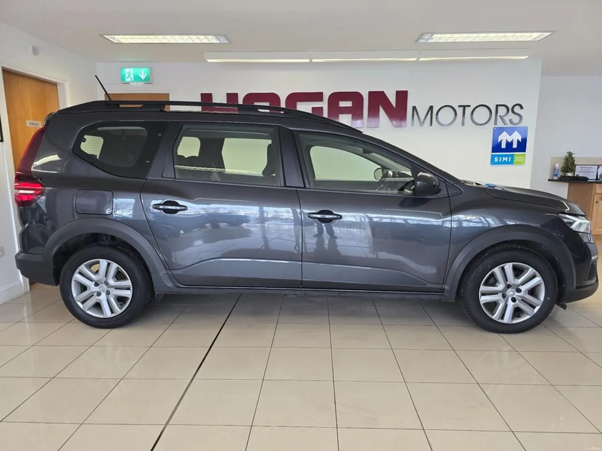 Dacia Jogger 7 Seats Comfort TCE 110 5DR - Image 3