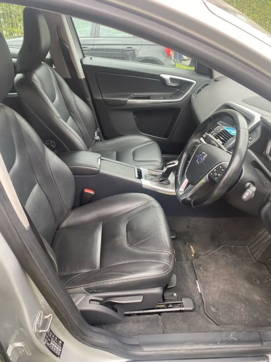 2014 Volvo Xc60 - Image 2