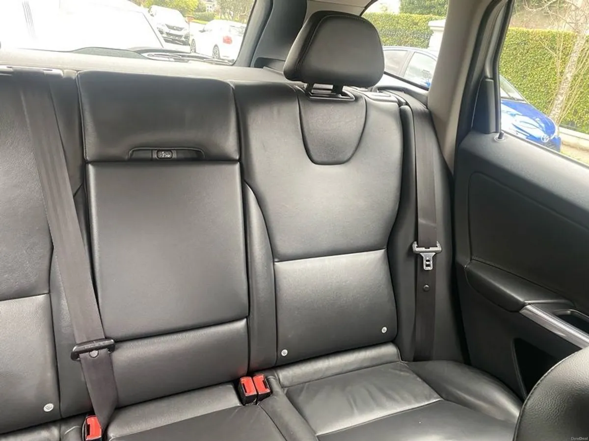 2014 Volvo Xc60 - Image 4