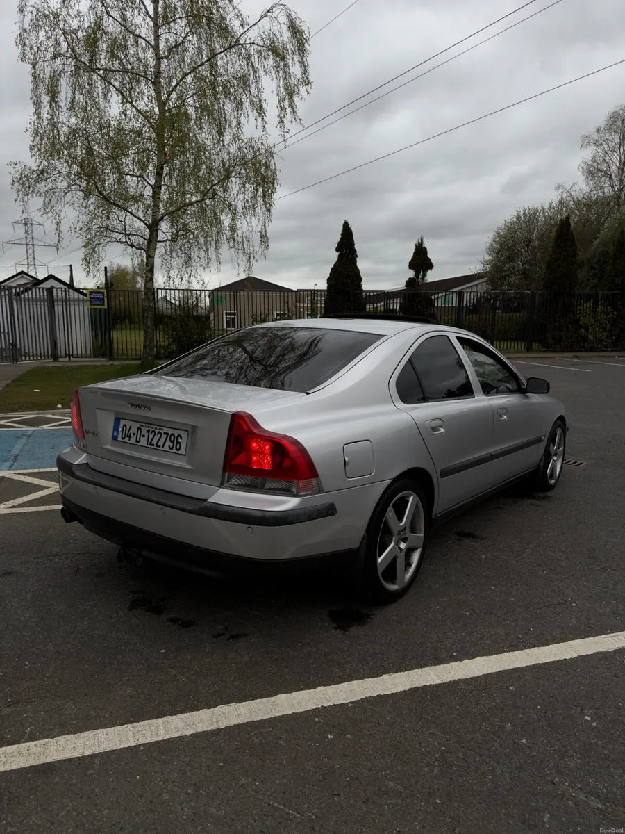Volvo S60R Manual AWD 300bhp - Image 3