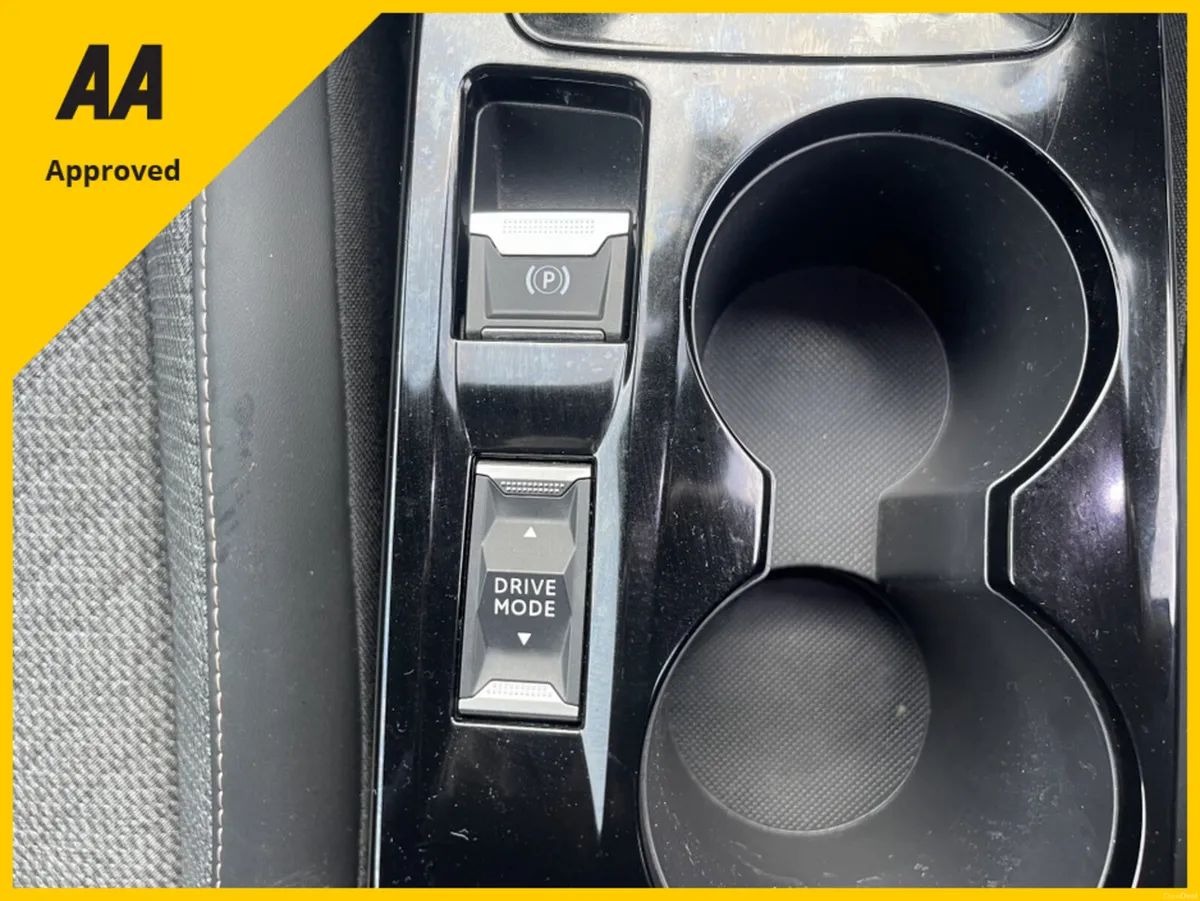 Peugeot 2008 ALLURE PURETECH S/S FREE DELIVERY - Image 3