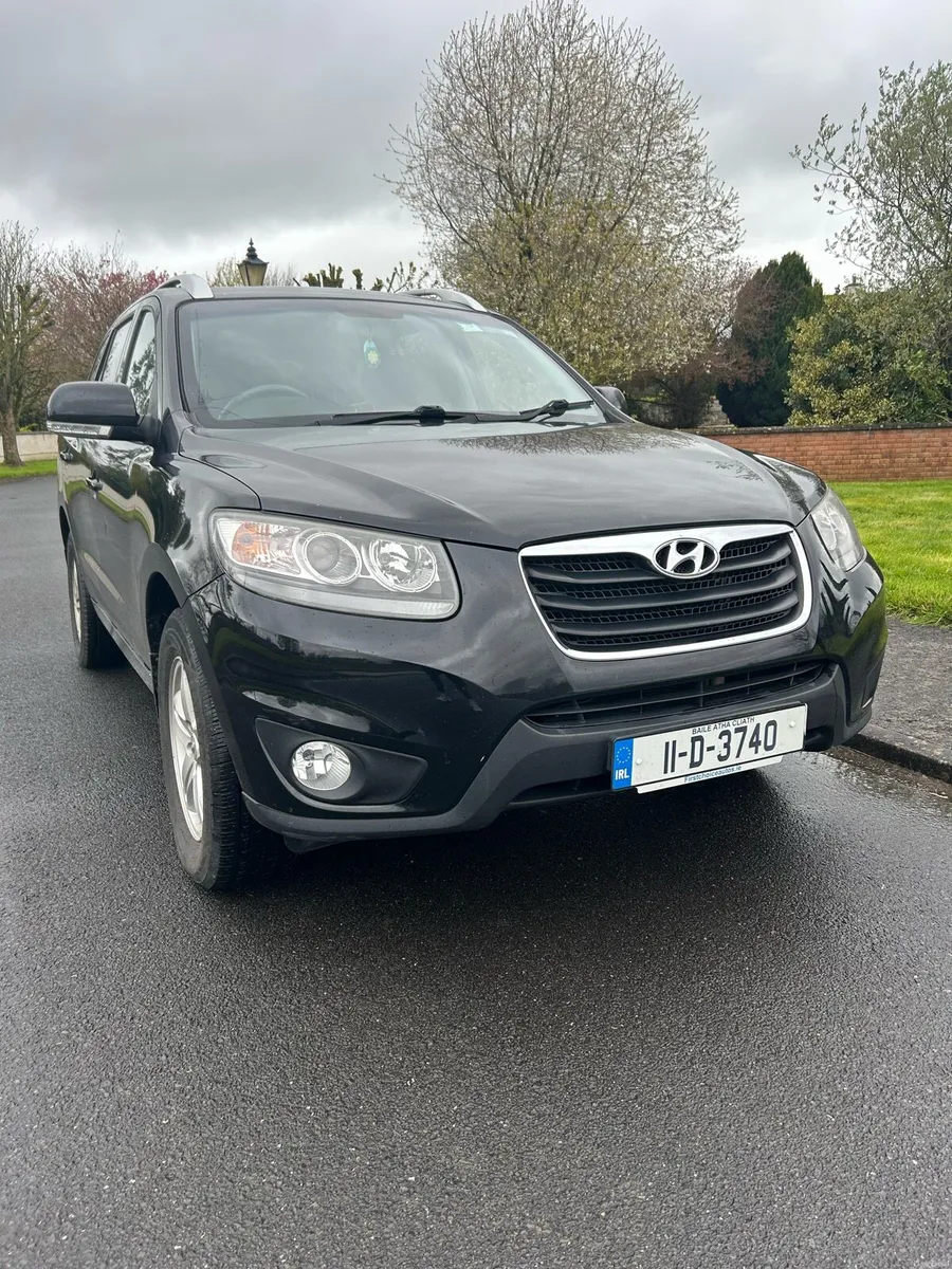 2011 Hyundai Sante Fe 7 seater *low mileage* - Image 1
