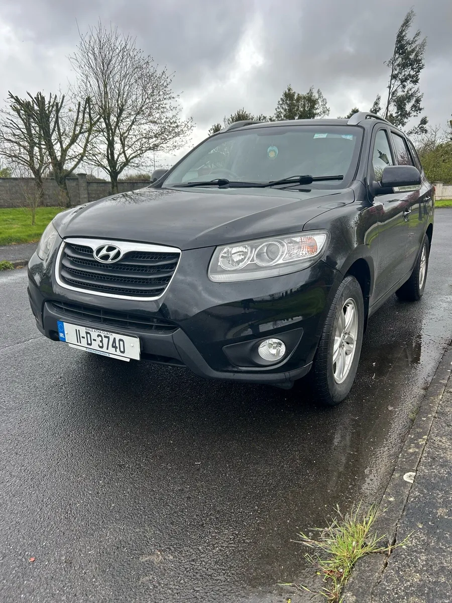 2011 Hyundai Sante Fe 7 seater *low mileage* - Image 3