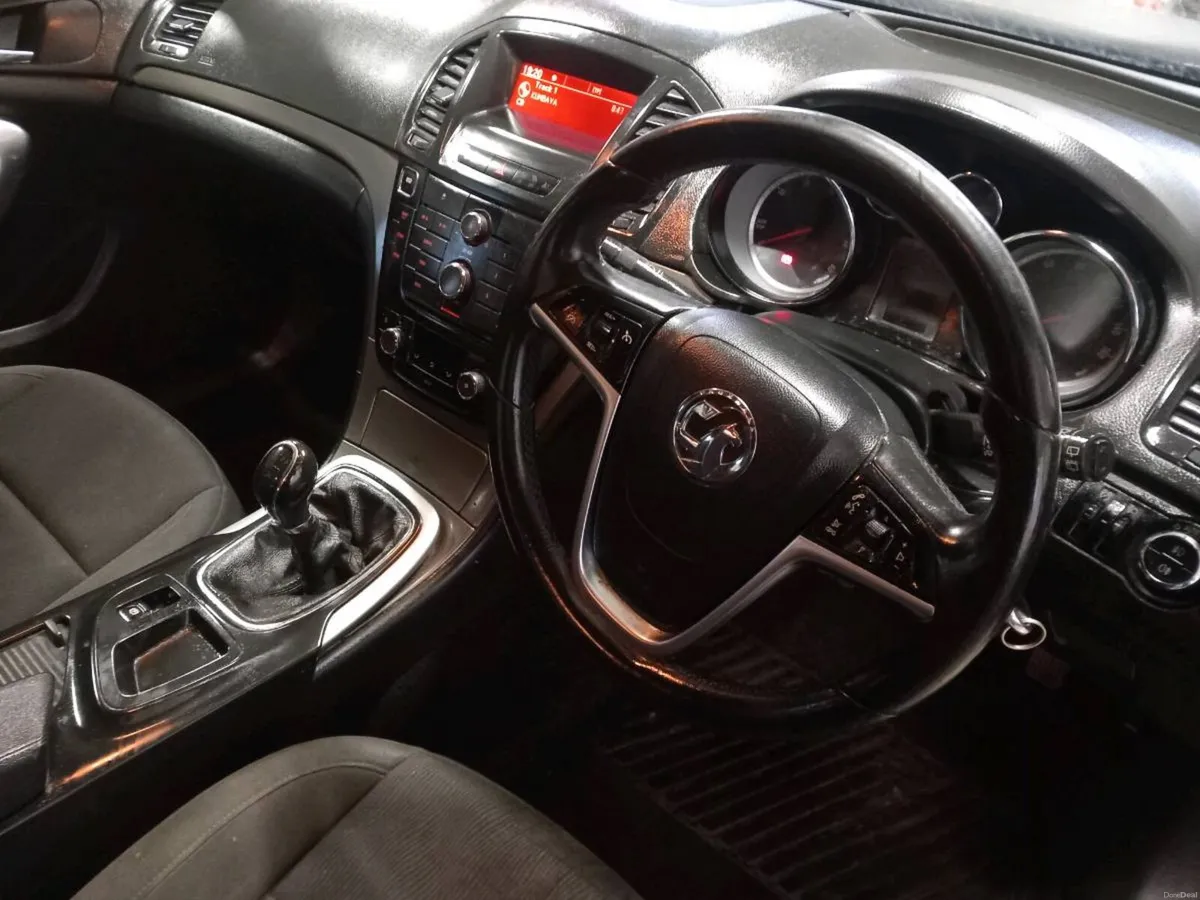 Vauxhall Insignia - Image 2