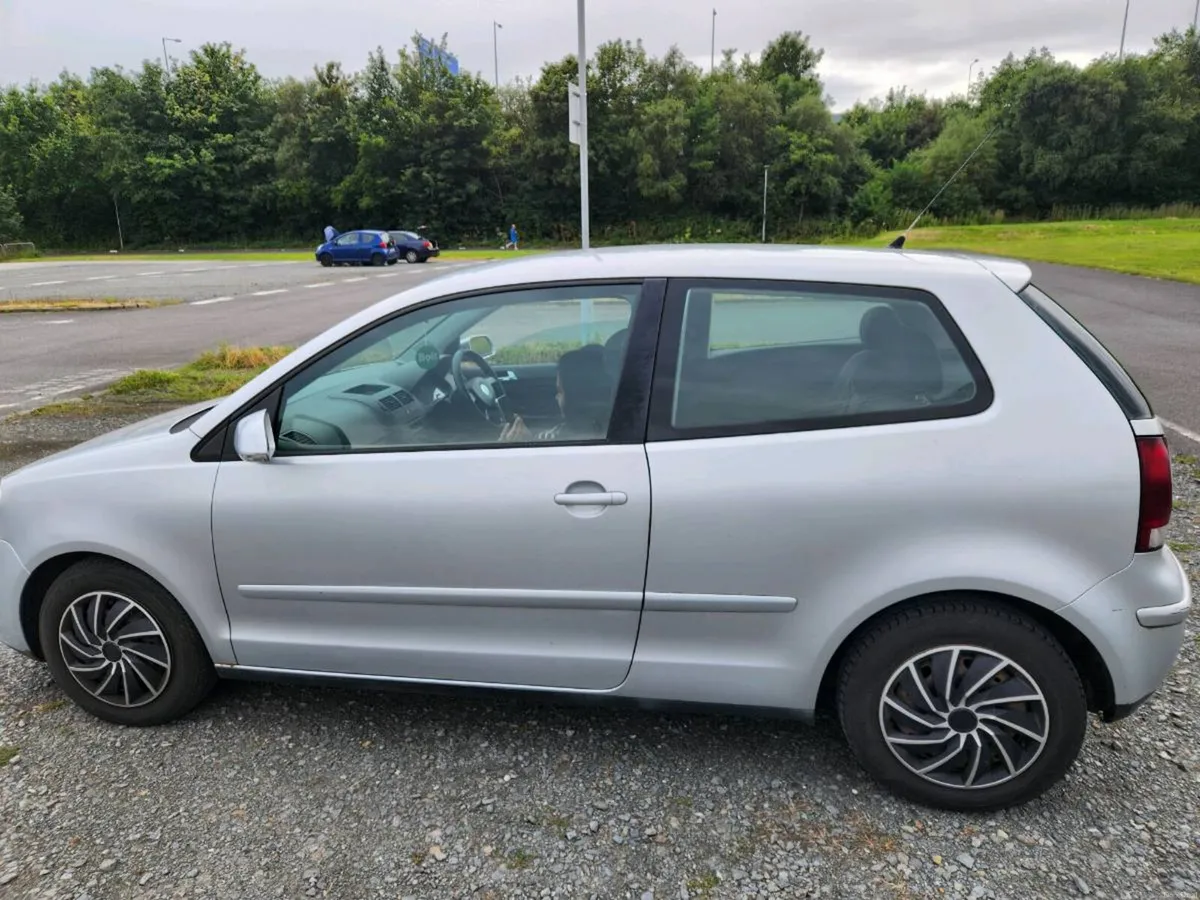 Volkswagen polo 1.2 petrol manual - Image 4