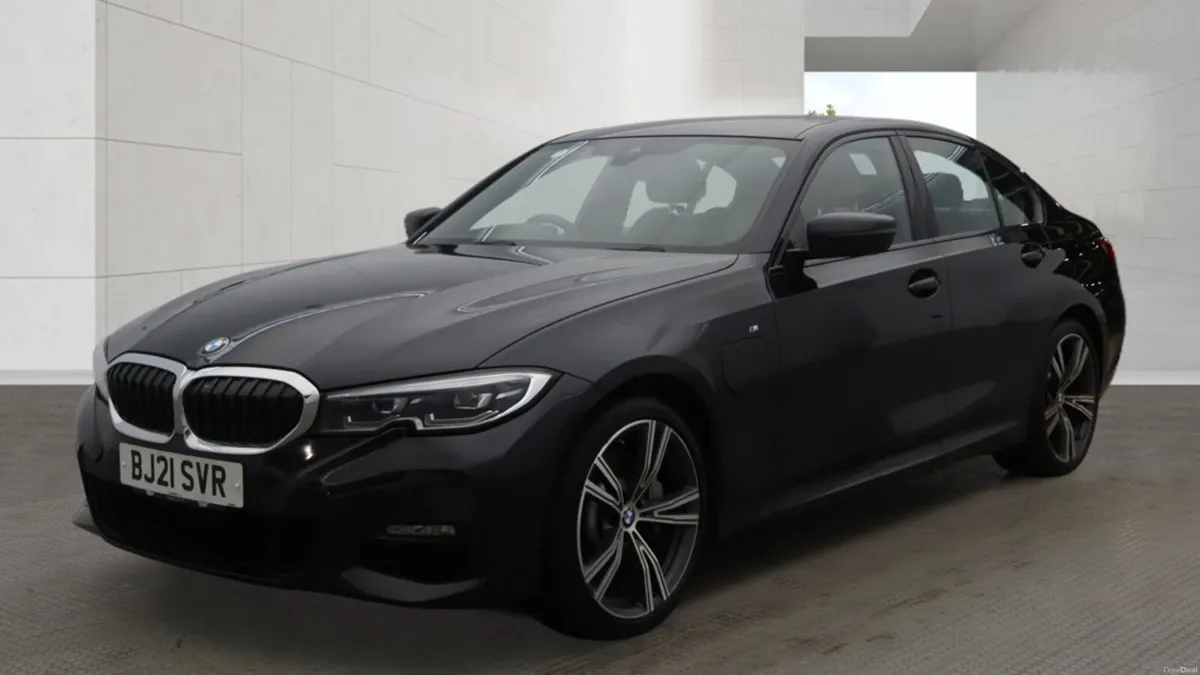 2021 BMW 330e M Sport PEHV - Image 2