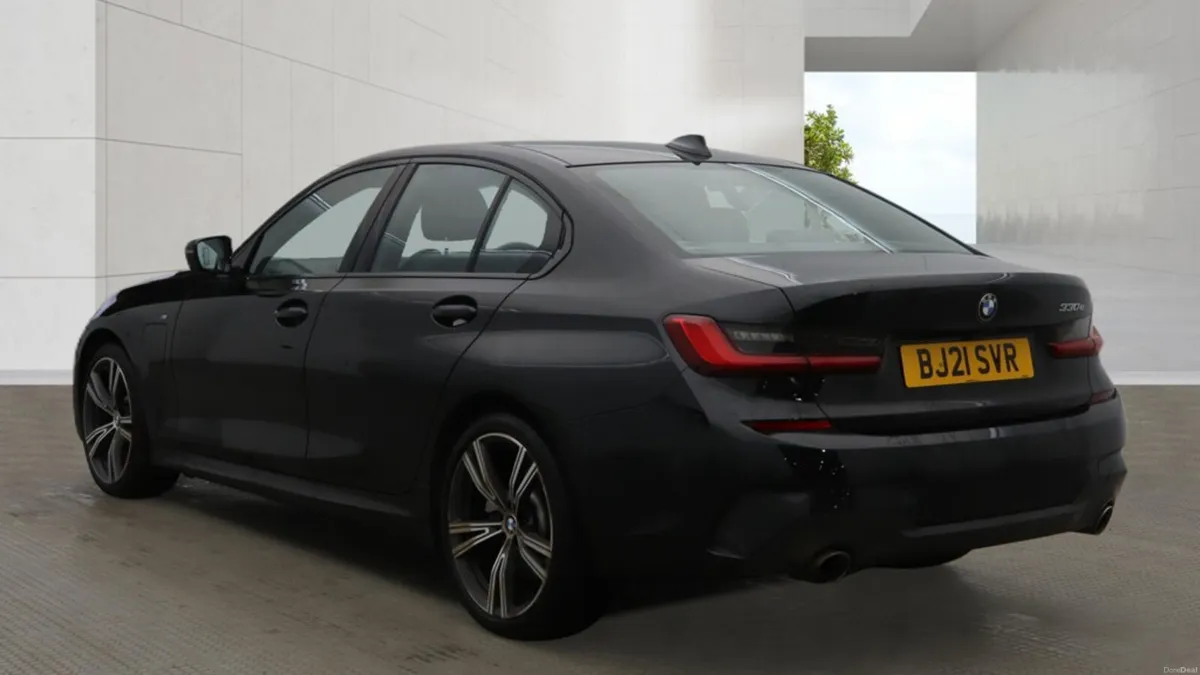 2021 BMW 330e M Sport PEHV - Image 3