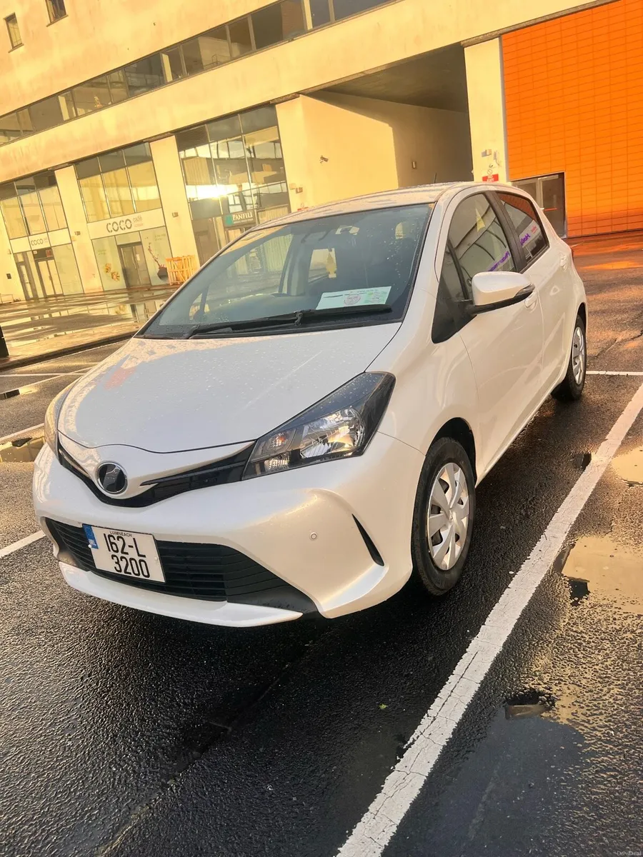 2016 Automatic Toyota Vitz / Yaris - 39,000 KM - Image 2