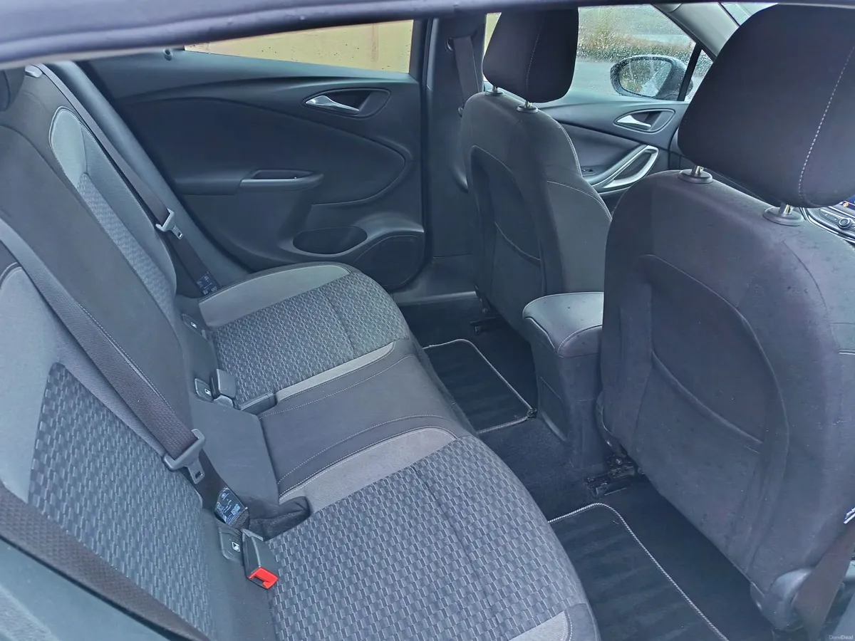 Vauxhall Astra 2021 - Image 3
