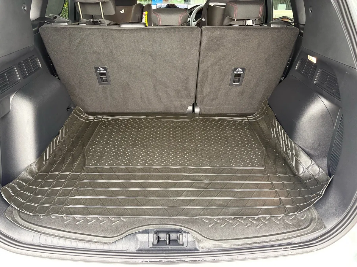 252 Ford Kuga St Line PHEV with Winter Pack - Image 3