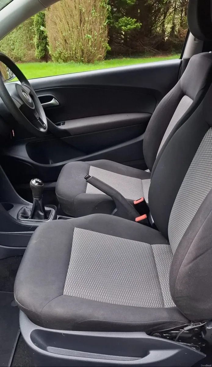 13 VW Polo  , R -LINE, , MINT, NEW NCT - Image 3