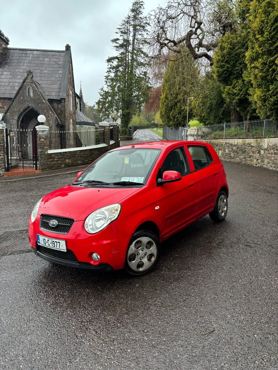 Red Kia Picanto 1.0 LX 2010 - Image 1