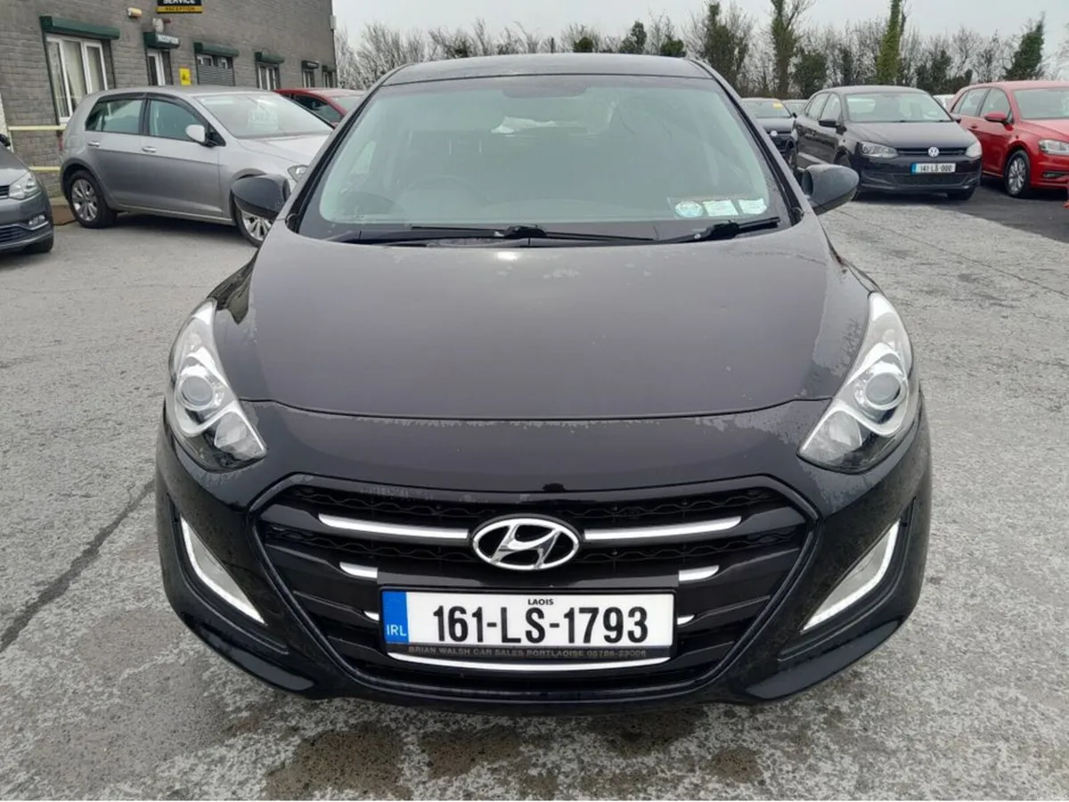 Hyundai i30 SE BLUE DRIVE 110PS 5DR - Image 2