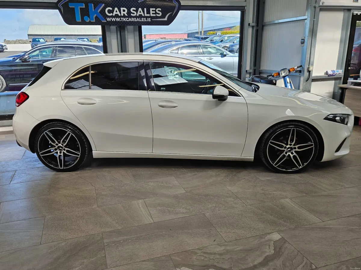19 MERCEDES BENZ A-CLASS 180 STYLE PREMIUM - Image 3