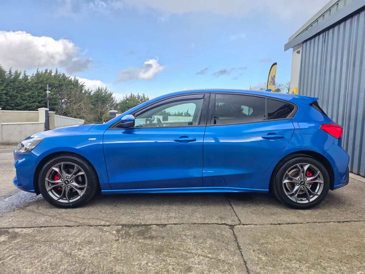 2022 FORD FOCUS ST-LINE * LOW MILES * AUTOMATIC - Image 5