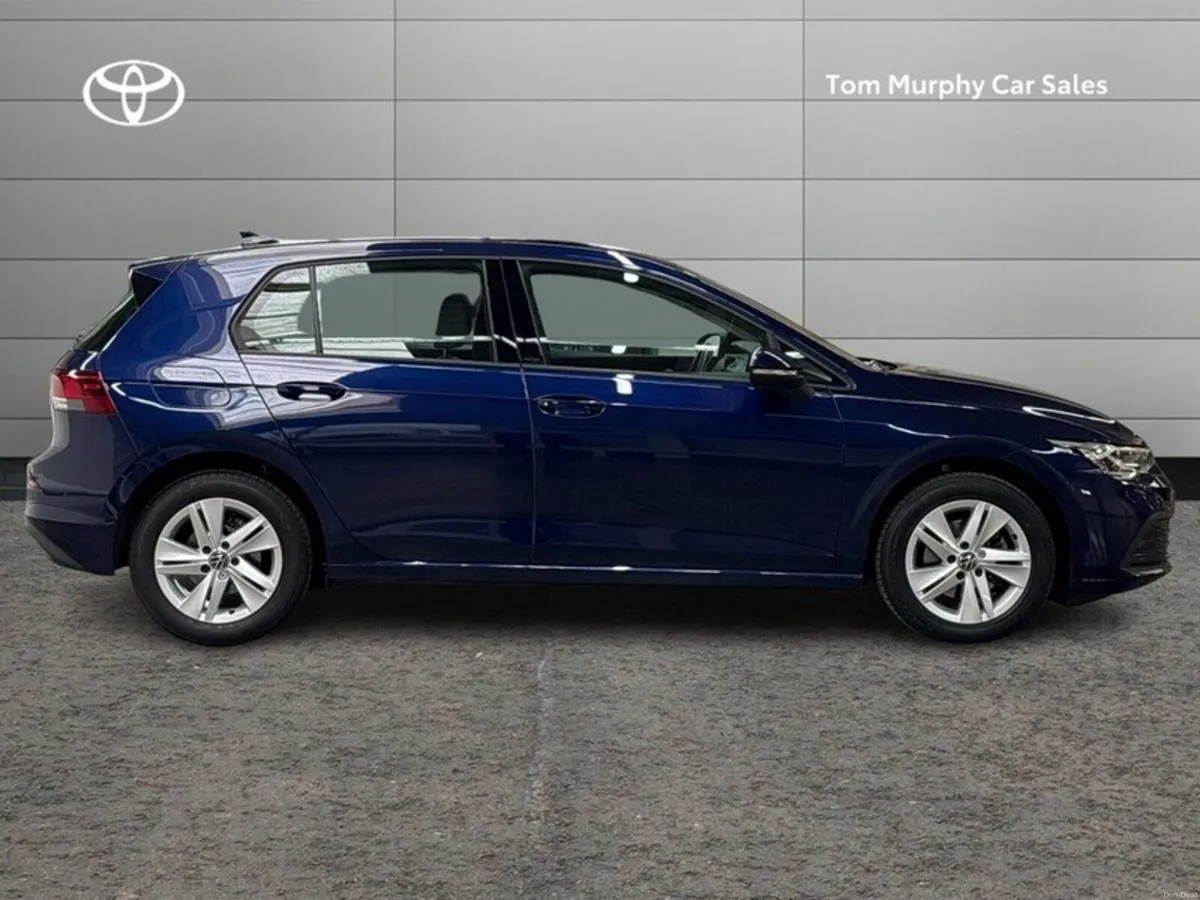 Volkswagen Golf LIFE 2.0 TDI 115HP 5DR - Image 3
