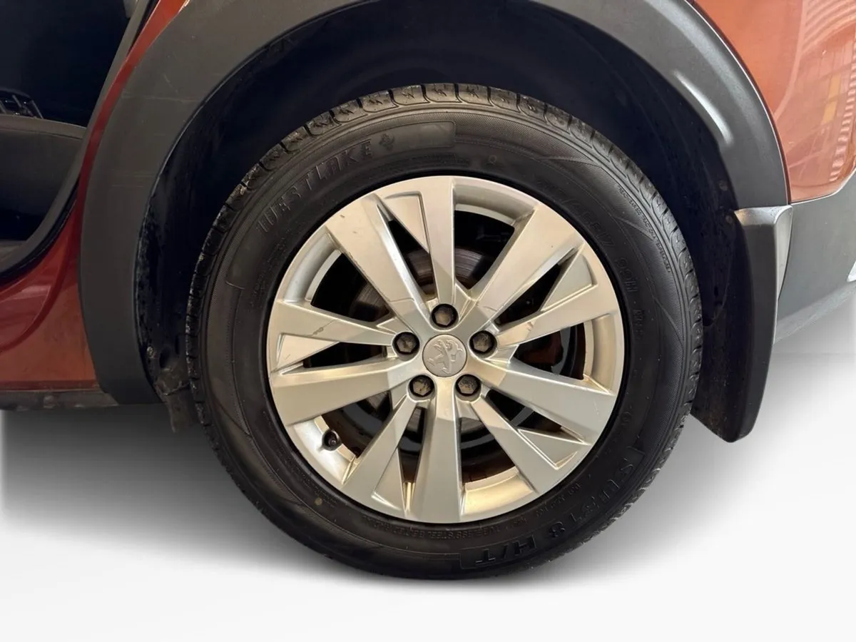 Peugeot 3008 1.2 ACTIVE *FLASH SALE* €65 PER WEEK - Image 5