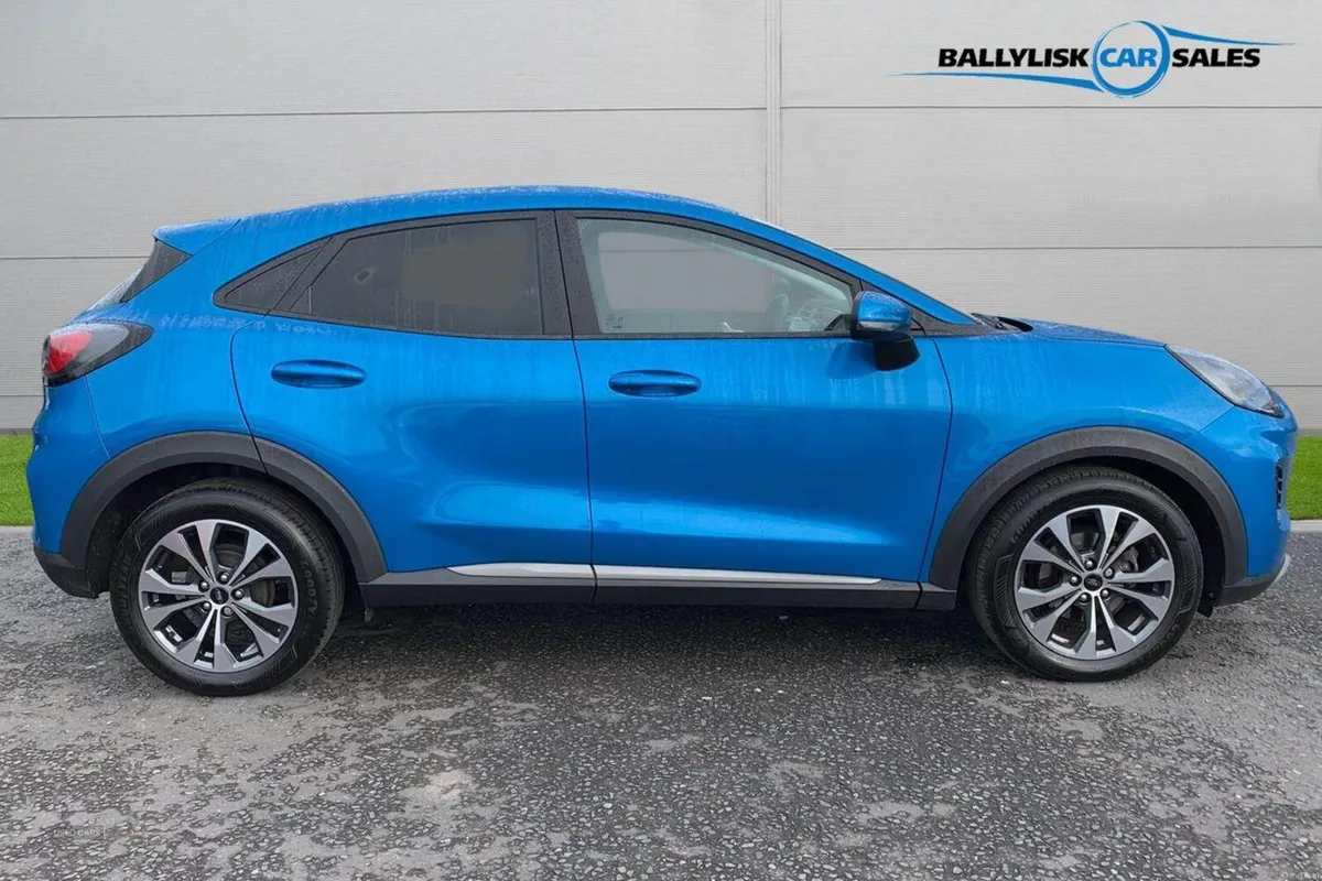 Ford Puma 1.0T 125PS Titanium in Digital Aqua Blue - Image 3