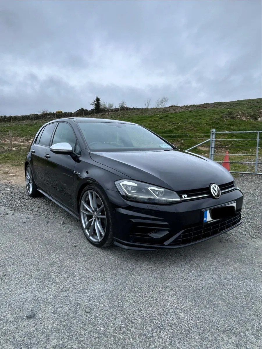 Volkswagen Golf R - Image 4