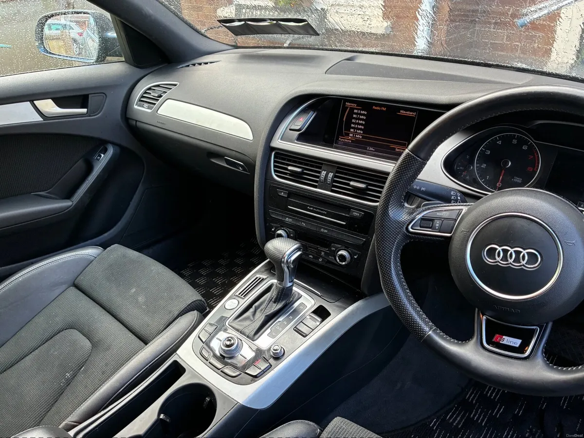 Audi A4 2014 - Image 2