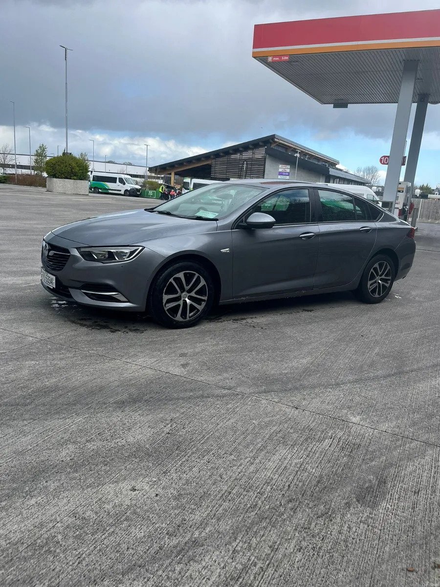 Vauxhall Insignia  ( NEW 2 YEAR NCT )!! - Image 2