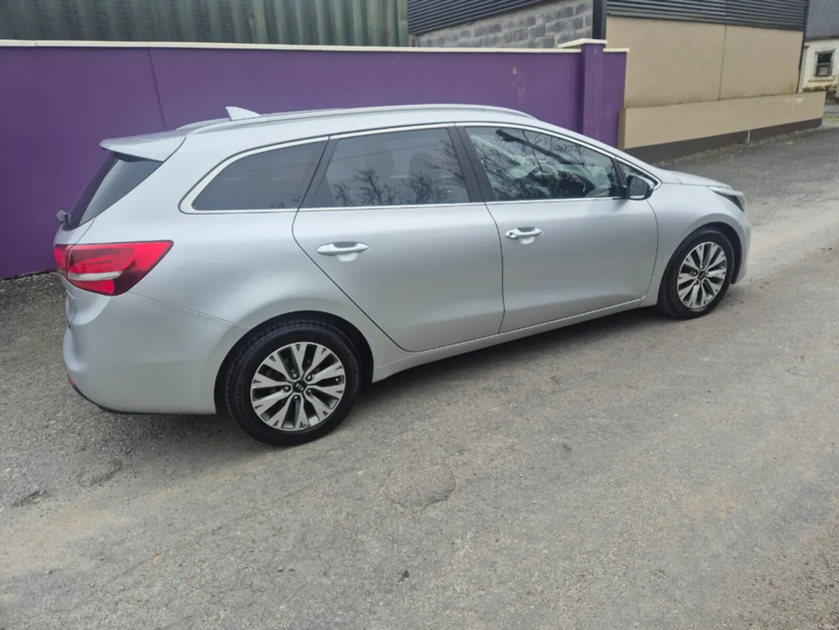 Kia Ceed CEE'D SPORTWAGON 1.6 SAM 5DR EX - Image 2