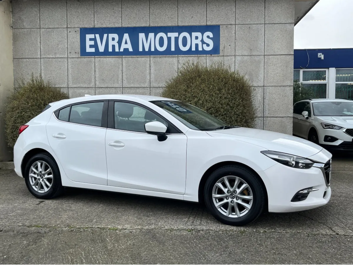 Mazda Mazda3 EXECUTIVE 1.5 PETROL MANUAL //LOW MIL - Image 2