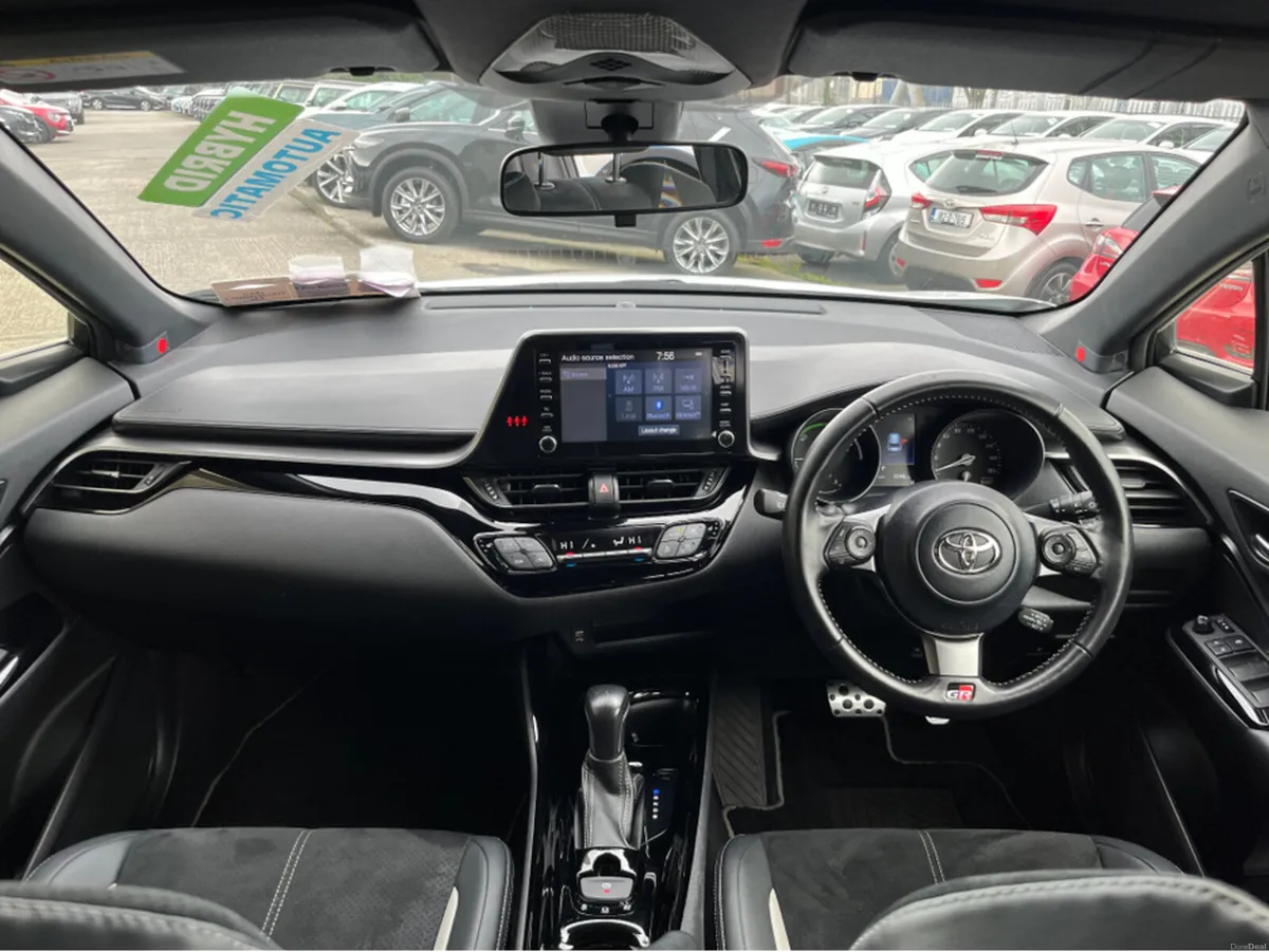 Toyota C-HR GR SPORT AUTOMATIC HYBRID 1.8 PETROL / - Image 6