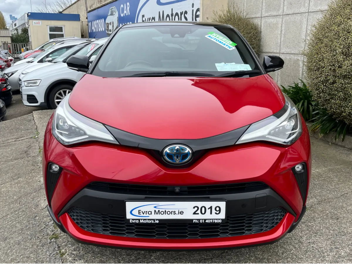 Toyota C-HR SOL HYBRID AUTOMATIC 1.8 PETROL //HALF - Image 2