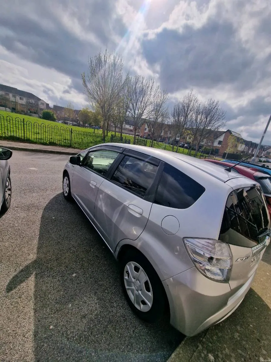 HONDA FIT 2013 1.3L AUTOMATIC - Image 2