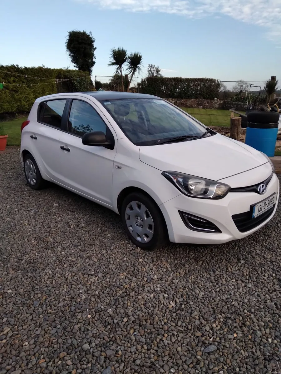 13 Hyundai i20 NCT'd till 9-26 taxed 6-26 - Image 1