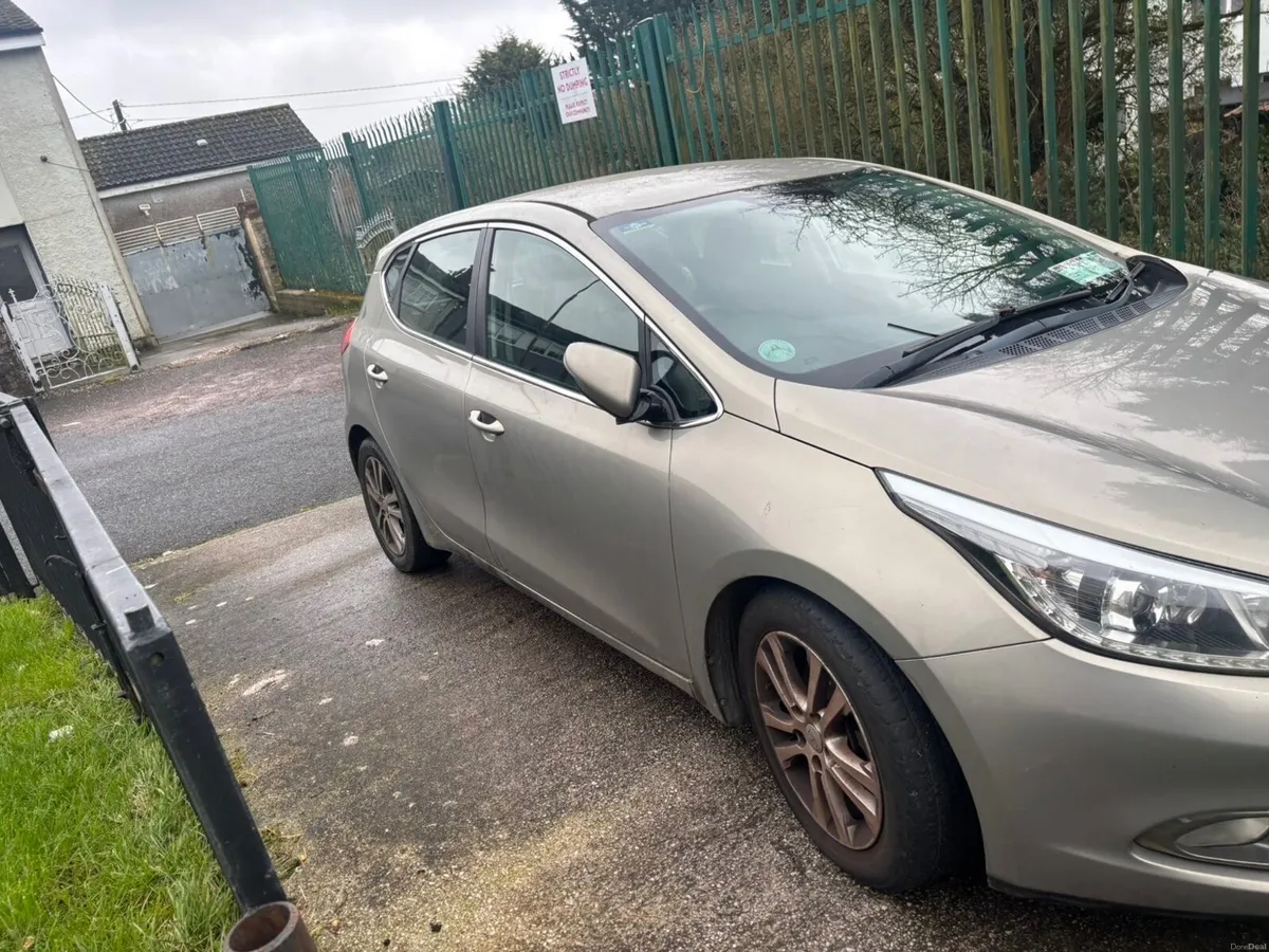 Kia Ceed 2012 - Image 2