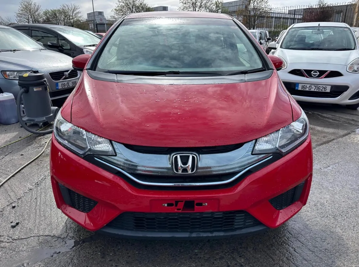 2015 Honda Fit 1.5 Hybrid Auto / New Nct/ warranty - Image 3