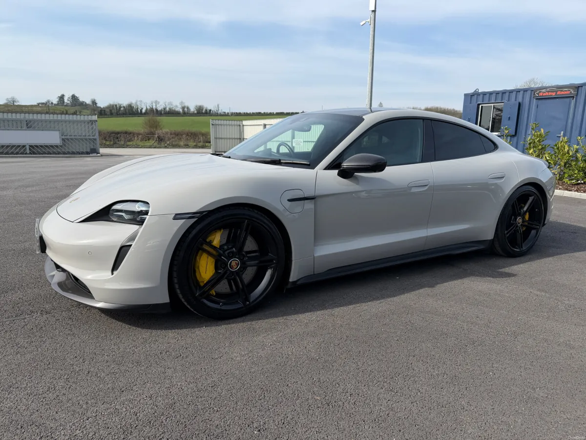 2021 Porsche Taycan Turbo S - Fully Loaded - Pas D - Image 6