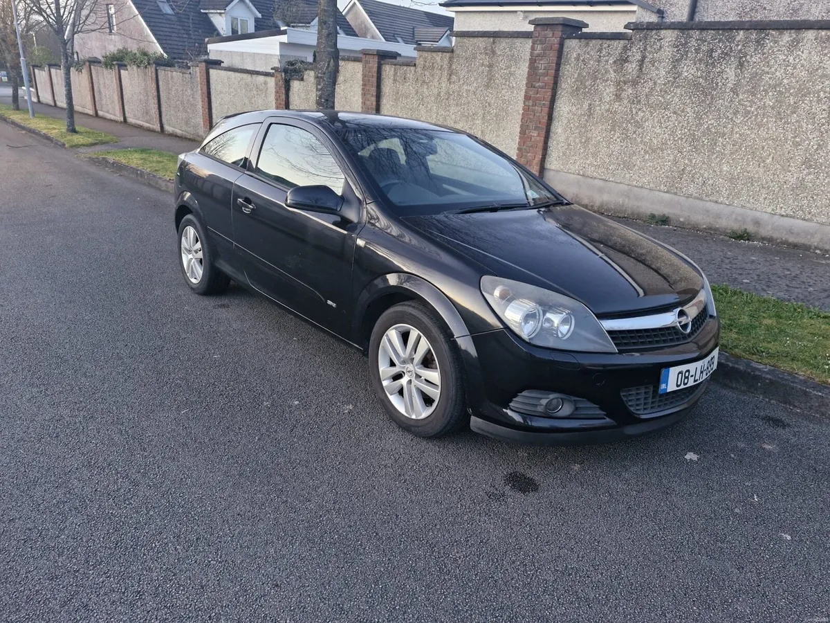 Opel Astra 2008 - Image 1